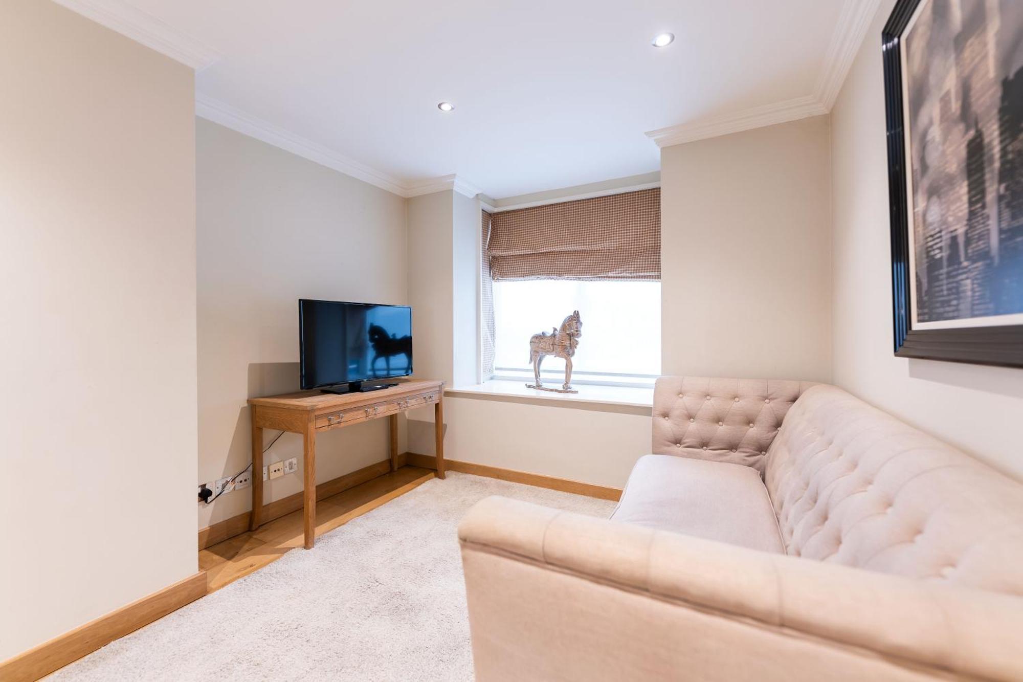 Luxury 6 Bedroom House In Southwick Street Londra Dış mekan fotoğraf
