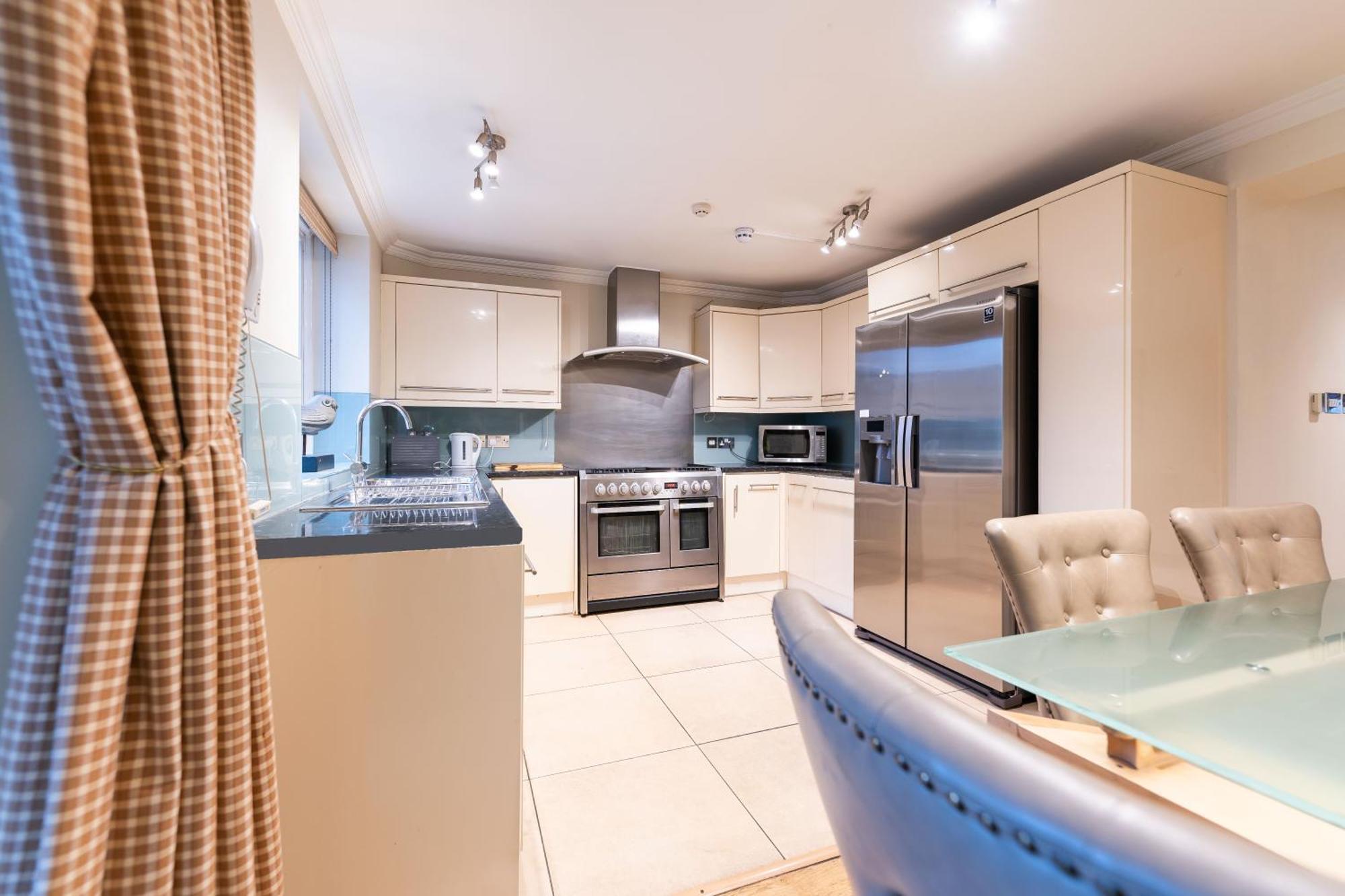 Luxury 6 Bedroom House In Southwick Street Londra Dış mekan fotoğraf