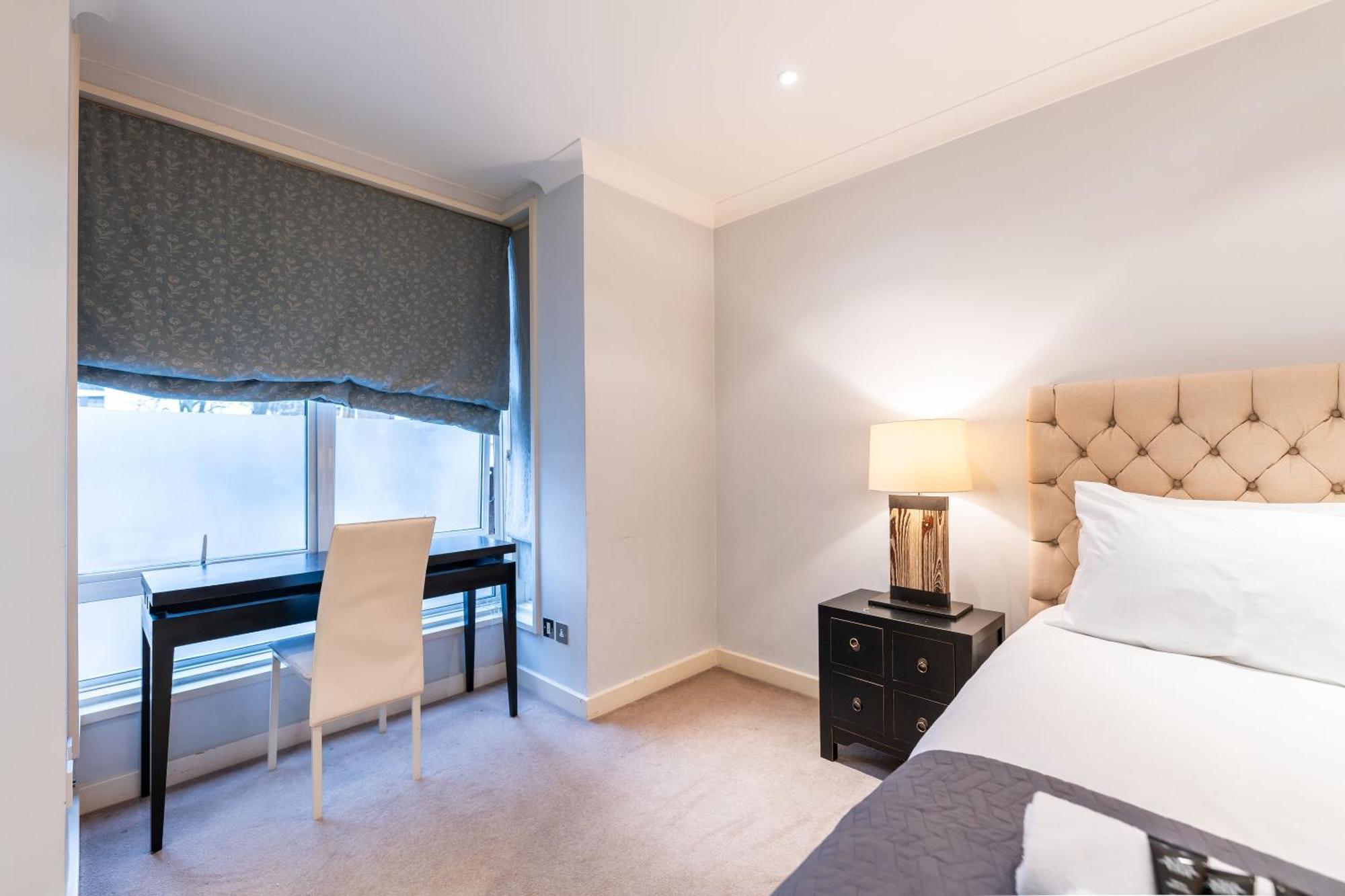 Luxury 6 Bedroom House In Southwick Street Londra Dış mekan fotoğraf