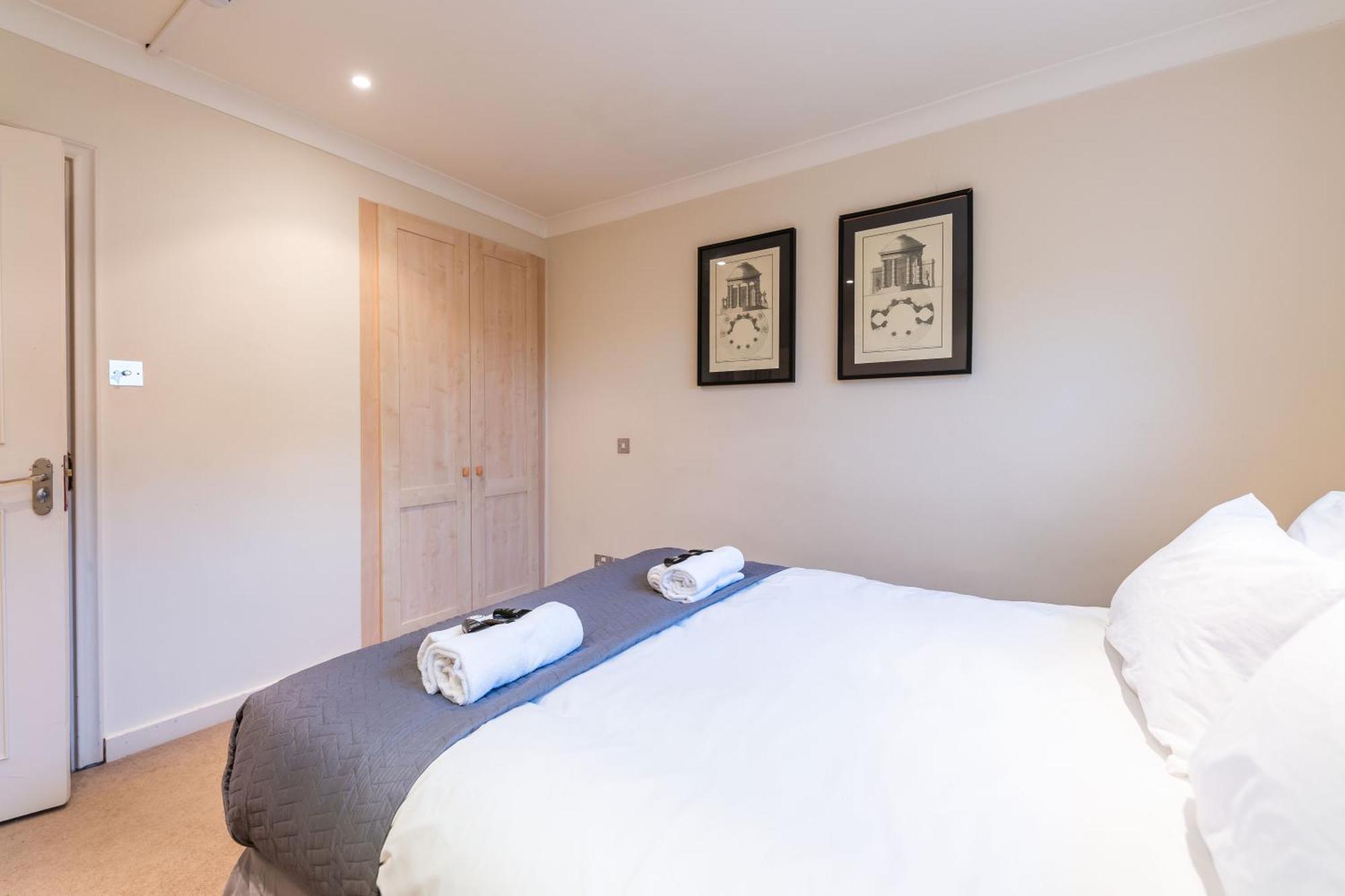 Luxury 6 Bedroom House In Southwick Street Londra Dış mekan fotoğraf