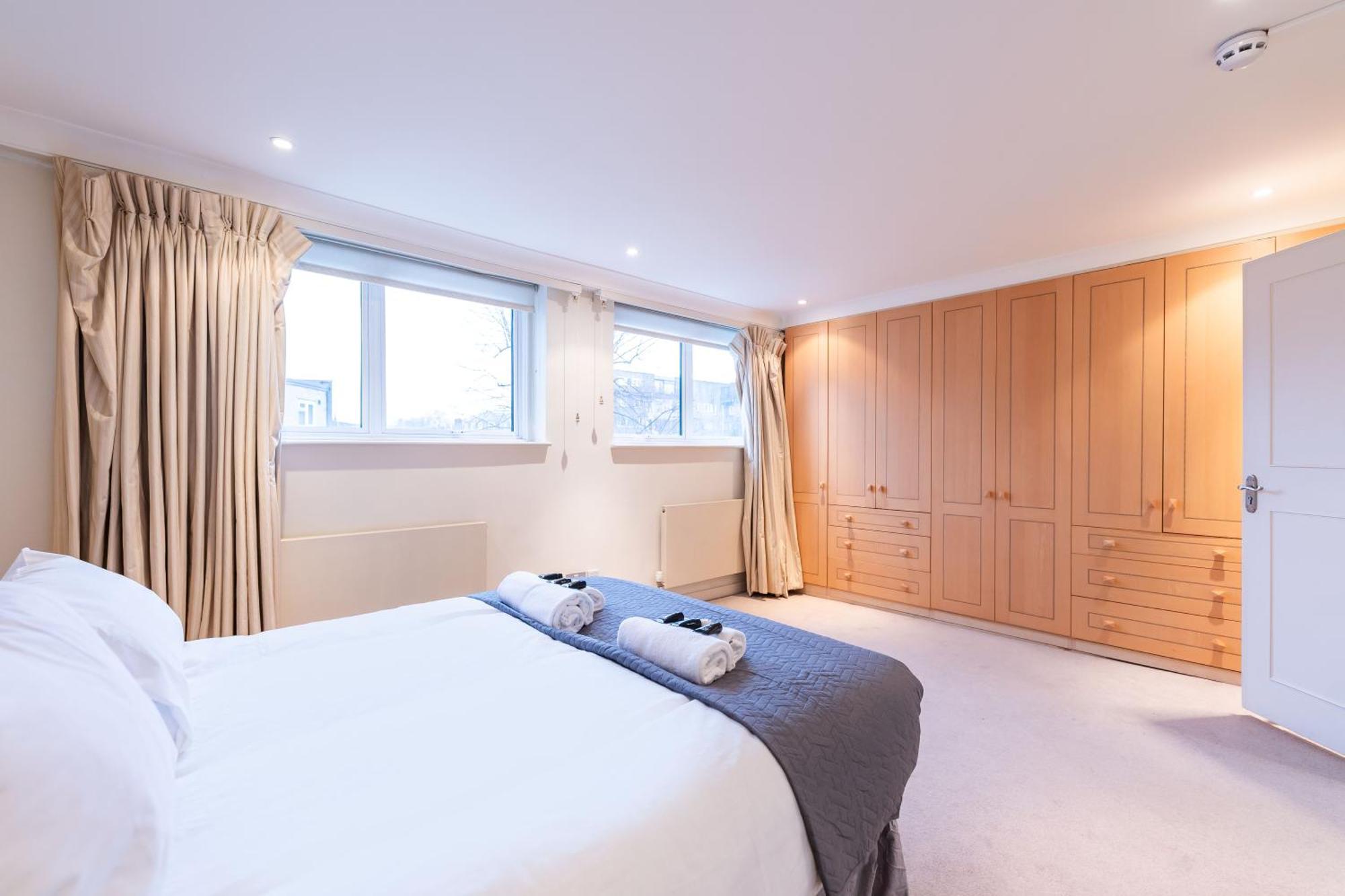 Luxury 6 Bedroom House In Southwick Street Londra Dış mekan fotoğraf