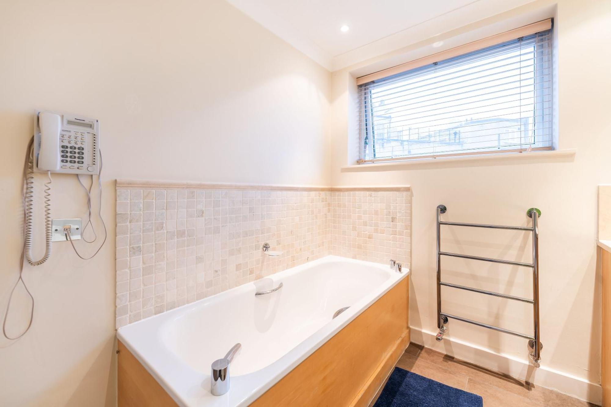 Luxury 6 Bedroom House In Southwick Street Londra Dış mekan fotoğraf