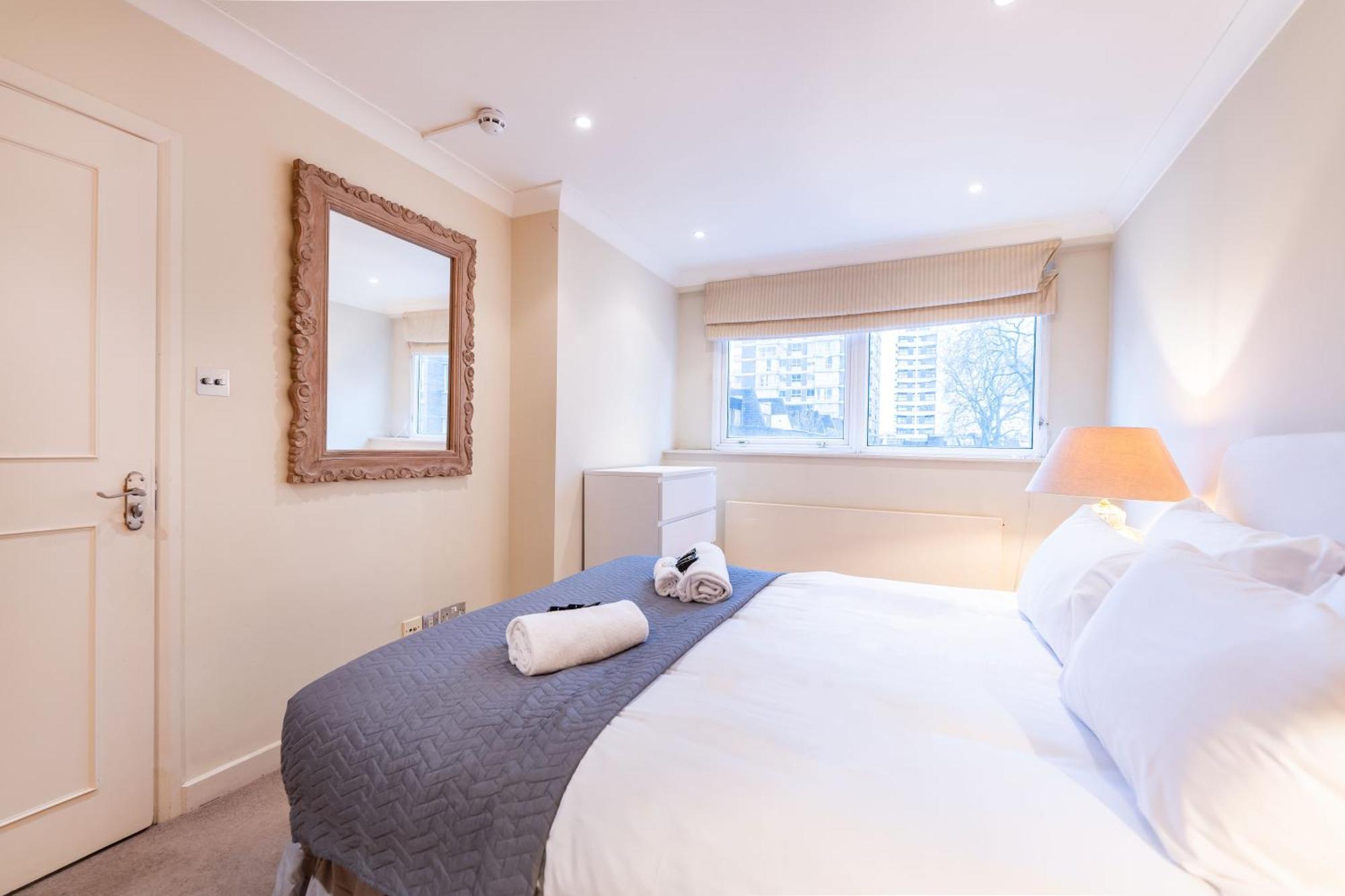 Luxury 6 Bedroom House In Southwick Street Londra Dış mekan fotoğraf