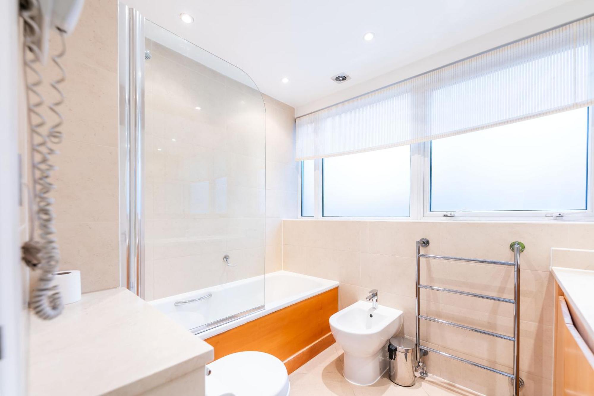 Luxury 6 Bedroom House In Southwick Street Londra Dış mekan fotoğraf