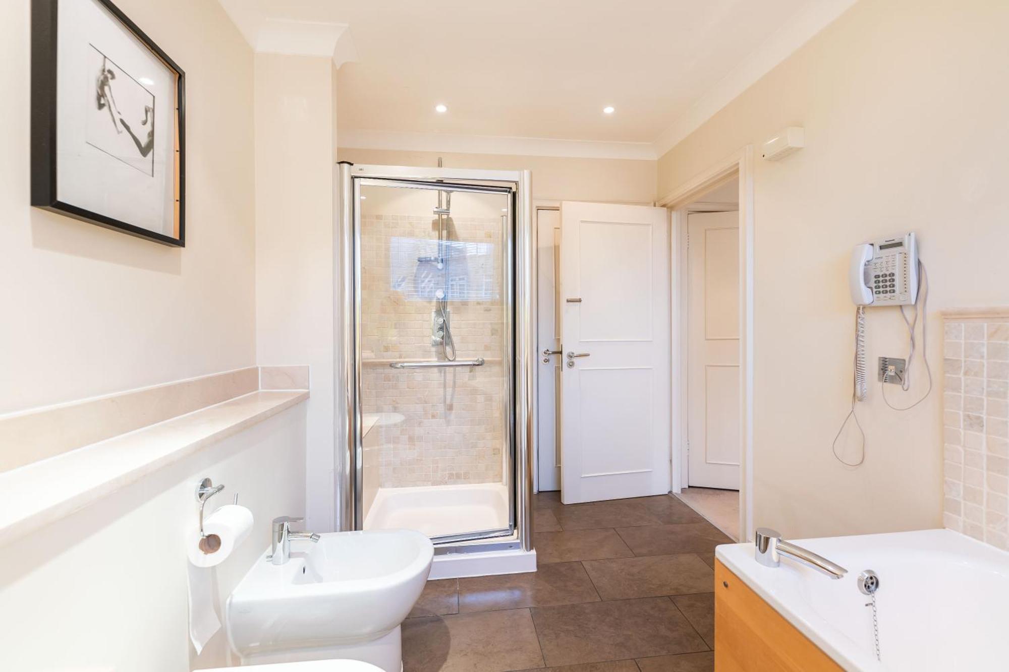 Luxury 6 Bedroom House In Southwick Street Londra Dış mekan fotoğraf