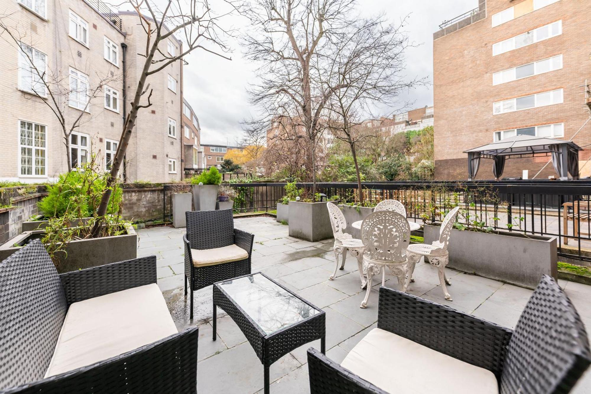 Luxury 6 Bedroom House In Southwick Street Londra Dış mekan fotoğraf